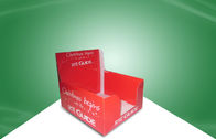 A bancada vermelha do cartão do presente do Natal indica reciclável com impressão deslocada de CMKY